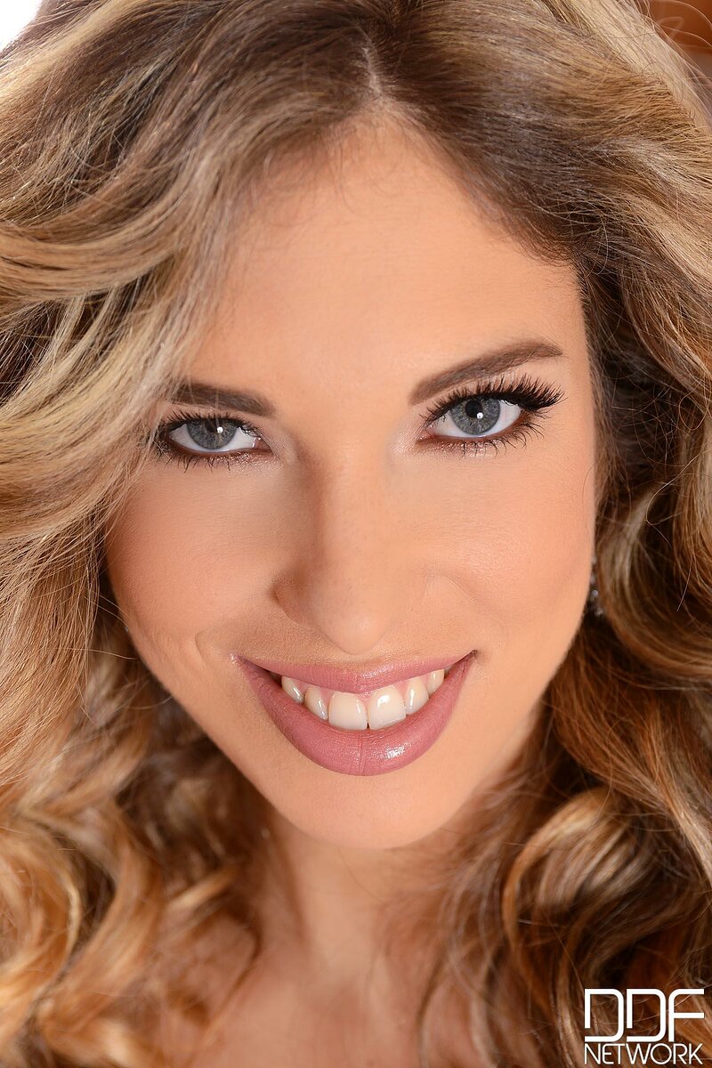 Анастасия, 56 лет, 4 размер груди